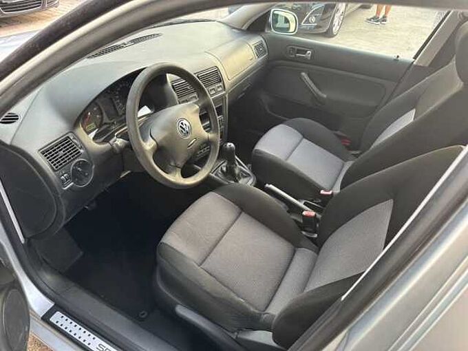 Volkswagen Golf 1.6 FSI Champ*Scheckheft*1.Hand*Klima*T&uuml;v Neu*