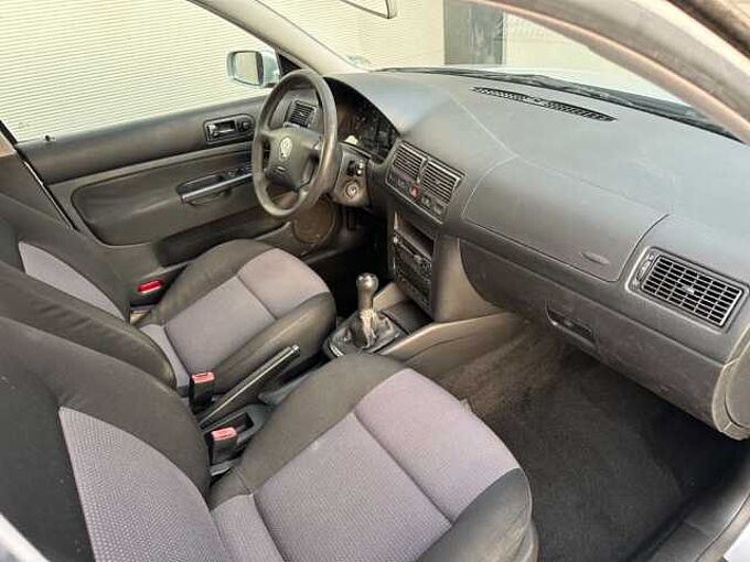 Volkswagen Golf 1.6 FSI Champ*Scheckheft*1.Hand*Klima*T&uuml;v Neu*