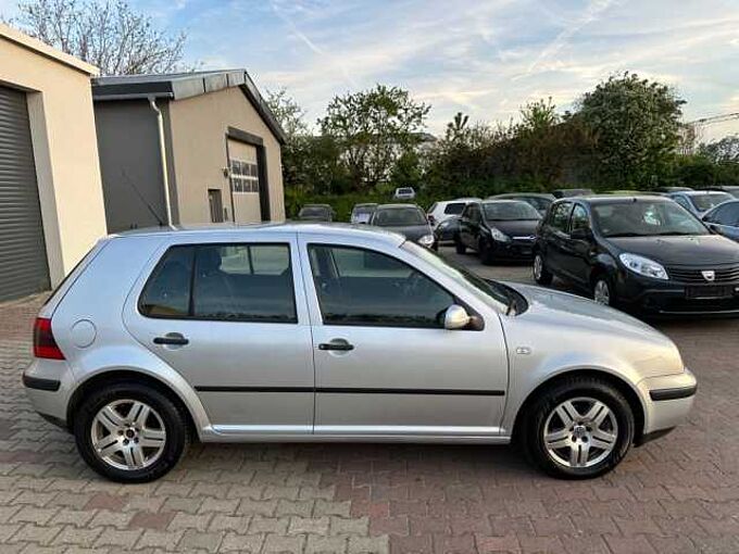 Volkswagen Golf 1.6 FSI Champ*Scheckheft*1.Hand*Klima*T&uuml;v Neu*