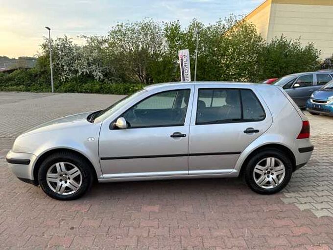 Volkswagen Golf 1.6 FSI Champ*Scheckheft*1.Hand*Klima*T&uuml;v Neu*