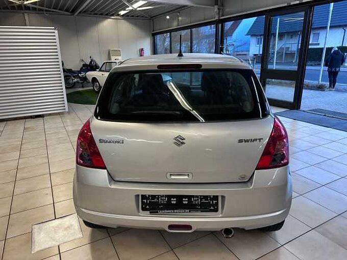 Suzuki Swift 1,3 Comfort 4WD*Klima*Scheckheft*4X4*