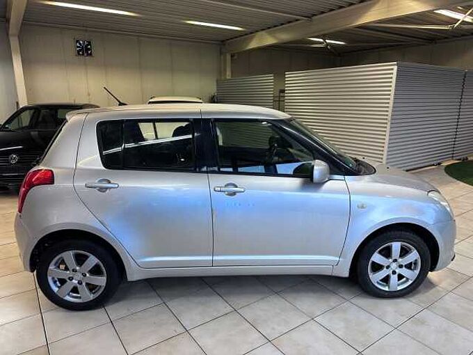 Suzuki Swift 1,3 Comfort 4WD*Klima*Scheckheft*4X4*