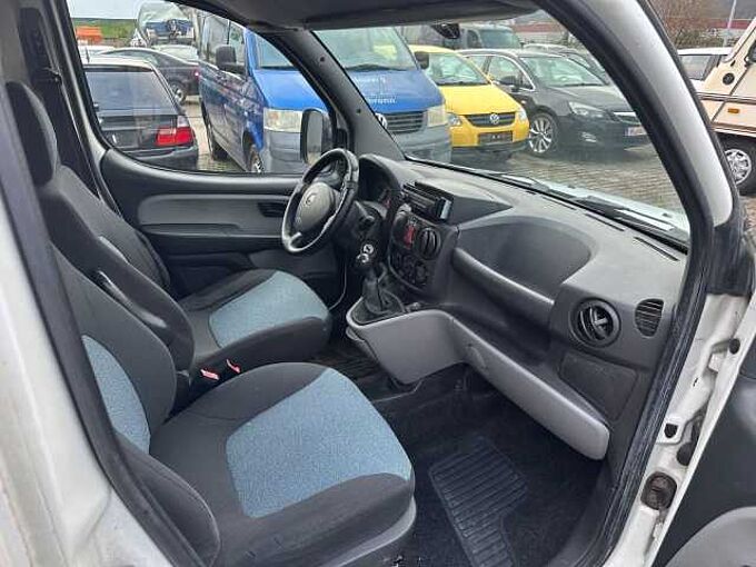 Fiat Doblo Cargo 1.3 JTD*Zylinderkopfschaden* 