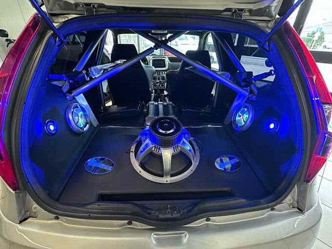 Fiat Punto 1.8 16V*Flügeltüren*Komplett Umbau*