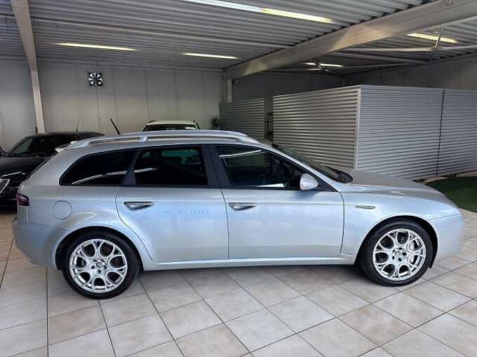 Alfa Romeo Alfa 159 *1.Hand*Scheckheft*Leder*Tüv Neu*