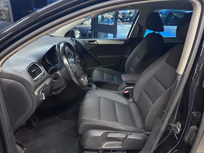 Volkswagen Golf VI Team*Scheckheft*Parkhilfe*Sitzheizung*AHK*