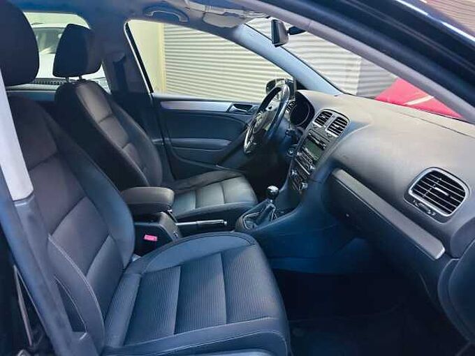 Volkswagen Golf VI Team*Scheckheft*Parkhilfe*Sitzheizung*AHK*