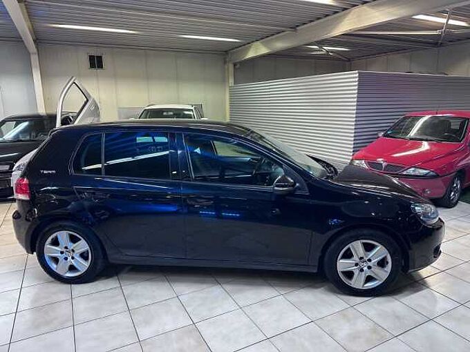 Volkswagen Golf VI Team*Scheckheft*Parkhilfe*Sitzheizung*AHK*