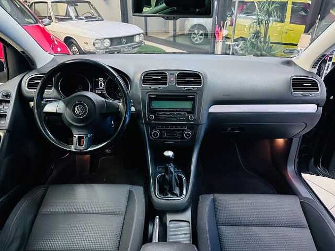 Volkswagen Golf VI Team*Scheckheft*Parkhilfe*Sitzheizung*AHK*