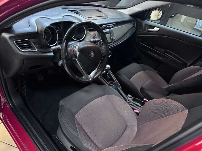 Alfa Romeo Giulietta 1.4 TB 16V*Scheckheft*Klima*Tüv Neu*