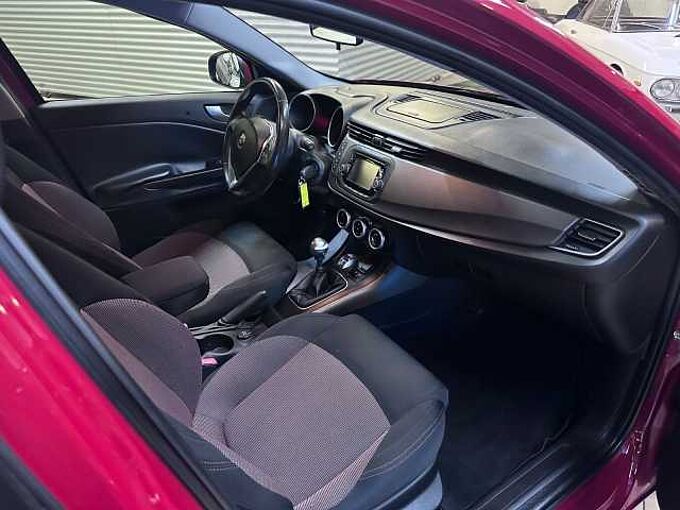 Alfa Romeo Giulietta 1.4 TB 16V*Scheckheft*Klima*Tüv Neu*