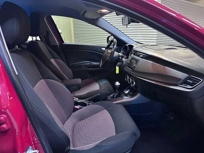 Alfa Romeo Giulietta 1.4 TB 16V*Scheckheft*Klima*Tüv Neu*