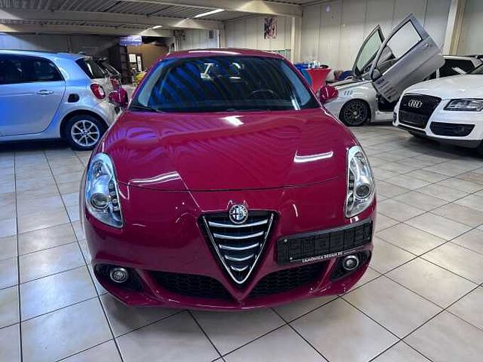 Alfa Romeo Giulietta 1.4 TB 16V*Scheckheft*Klima*Tüv Neu*