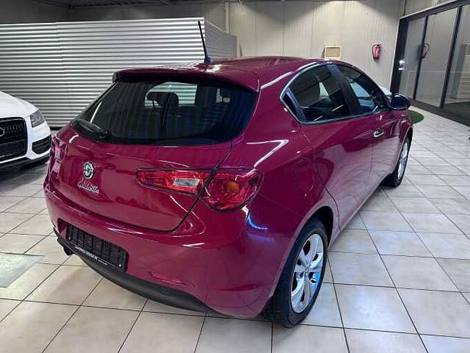 Alfa Romeo Giulietta 1.4 TB 16V*Scheckheft*Klima*Tüv Neu*