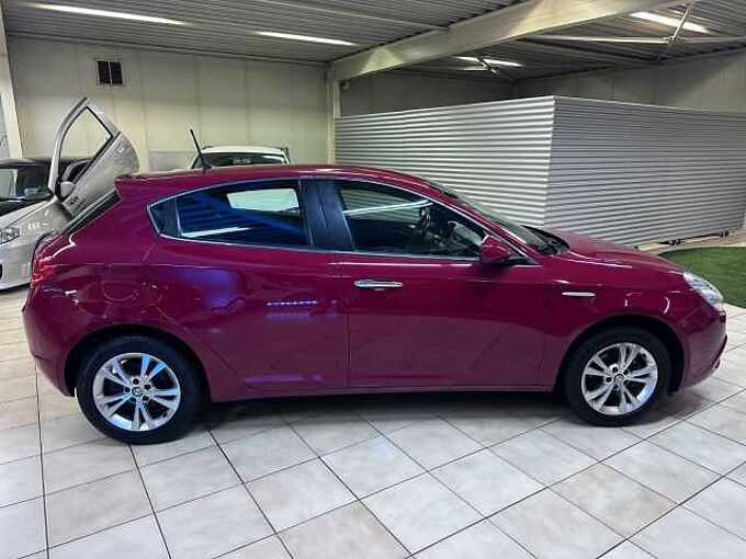 Alfa Romeo Giulietta 1.4 TB 16V*Scheckheft*Klima*Tüv Neu*