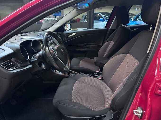 Alfa Romeo Giulietta 1.4 TB 16V*Scheckheft*Klima*Tüv Neu*