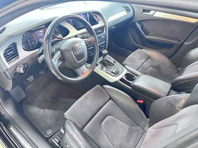 Audi A4 2.0* S line*1.Hand*Scheckheft*Alcantara*