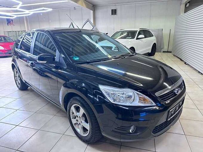 Ford Focus 1,6*Scheckheft*Teilleder*T&uuml;v Neu*