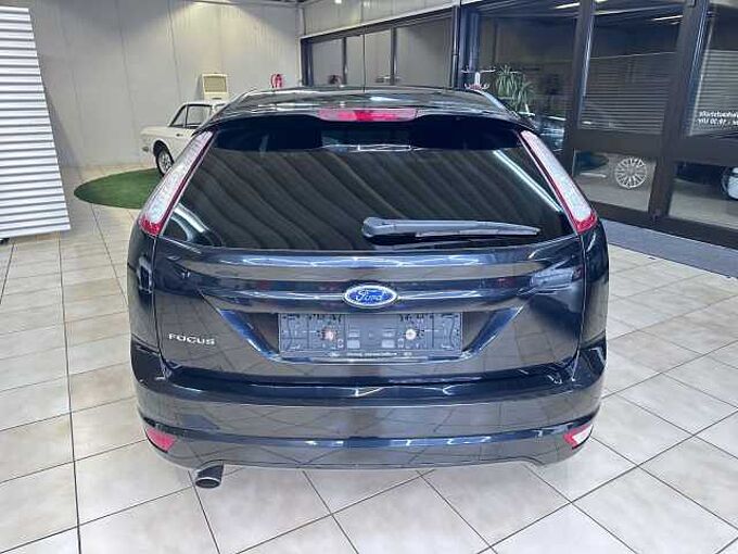 Ford Focus 1,6*Scheckheft*Teilleder*T&uuml;v Neu*