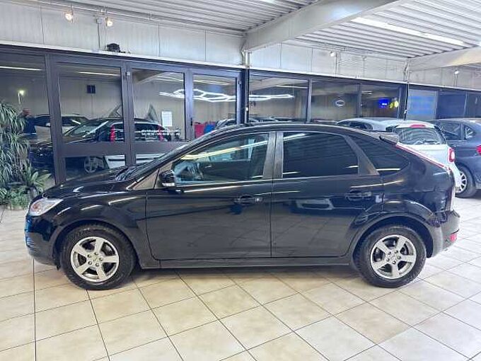 Ford Focus 1,6*Scheckheft*Teilleder*T&uuml;v Neu*