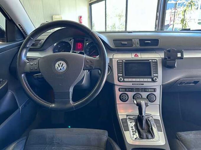 Volkswagen Passat Variant *Scheckheft*Navi*Klima*Sitzheizung*Parkhilfe*