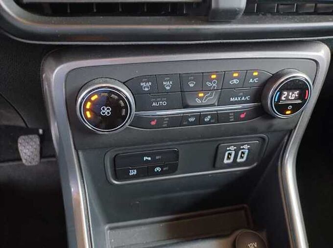 Ford ECOSPORT TITANIUM/LED/WINTERP./TECHIKP./F-ASSIS..P.